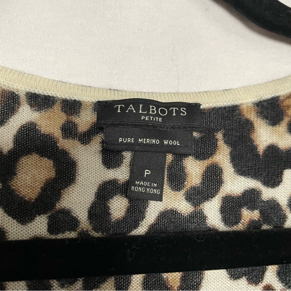 Talbots Soft Merino Wool Bishop Sleeve V-Neck Sweater in Leopard Print - Picture 3 of 14